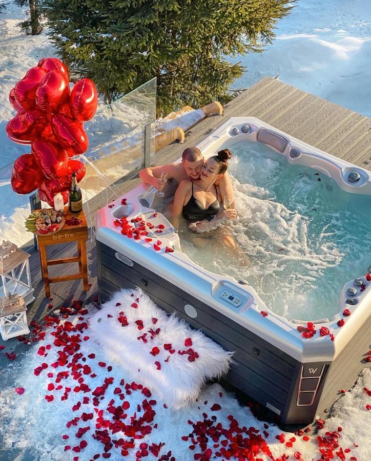 Be Be Chalet - Premium Jacuzi & Private Pool Μπούκοβελ Εξωτερικό φωτογραφία