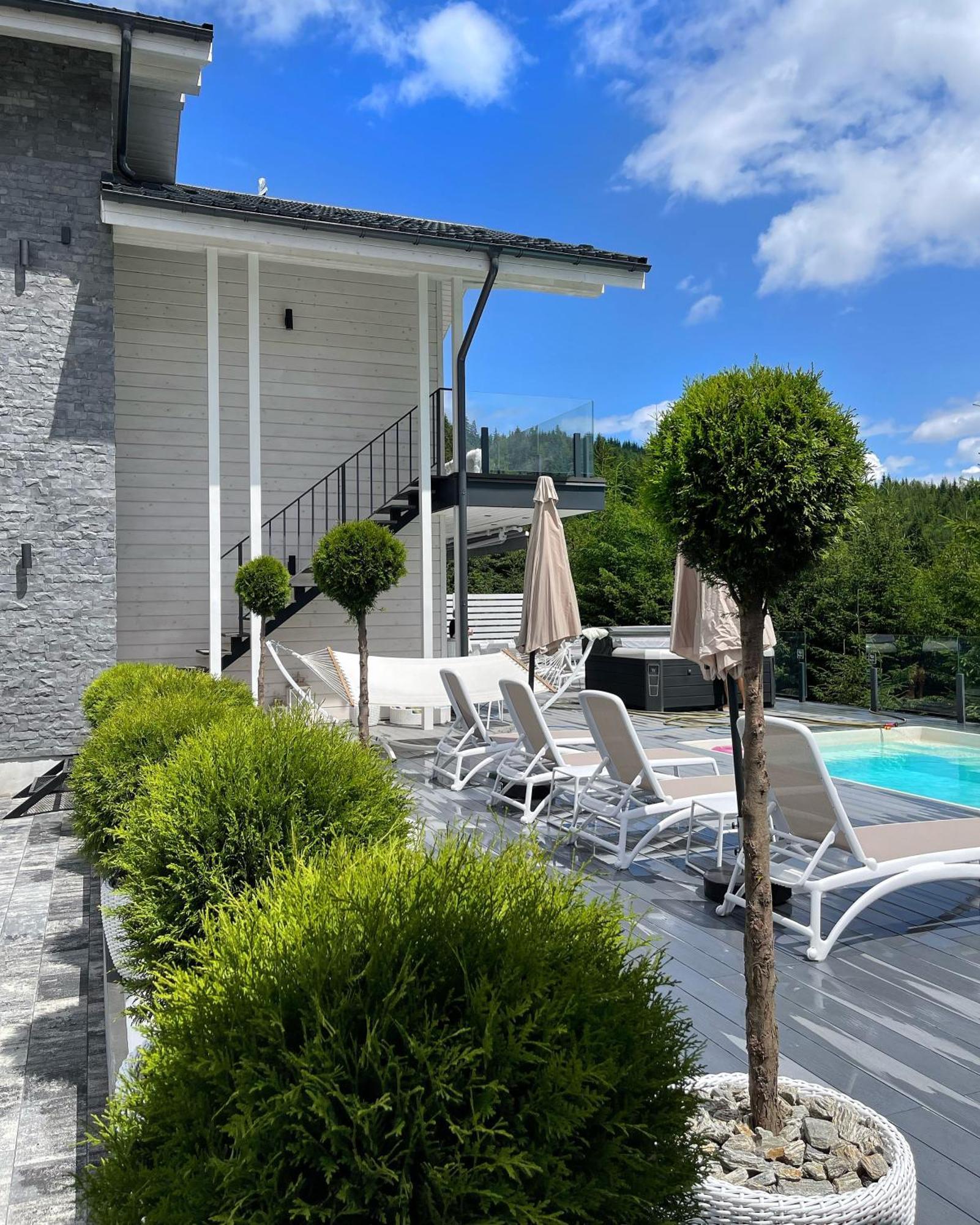 Be Be Chalet - Premium Jacuzi & Private Pool Μπούκοβελ Εξωτερικό φωτογραφία